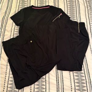 HeartSoul scrub set size medium. Black. With extra pants.